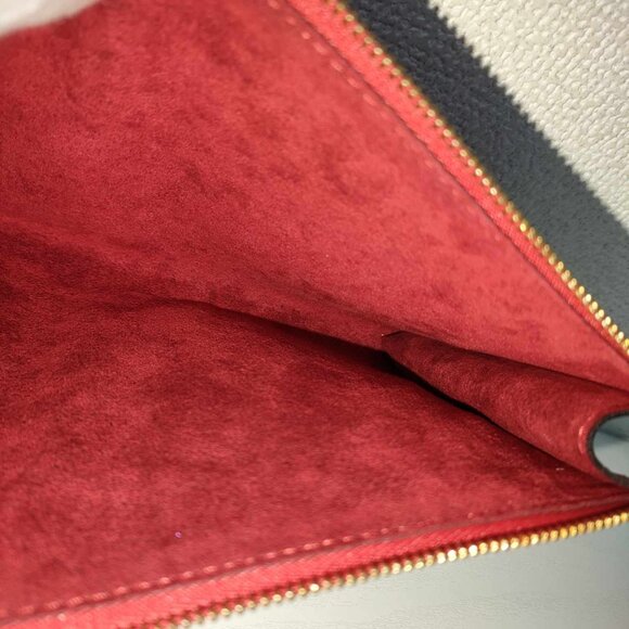 Louis Vuitton Epi Pochette Accessoires - Picture 11 of 16